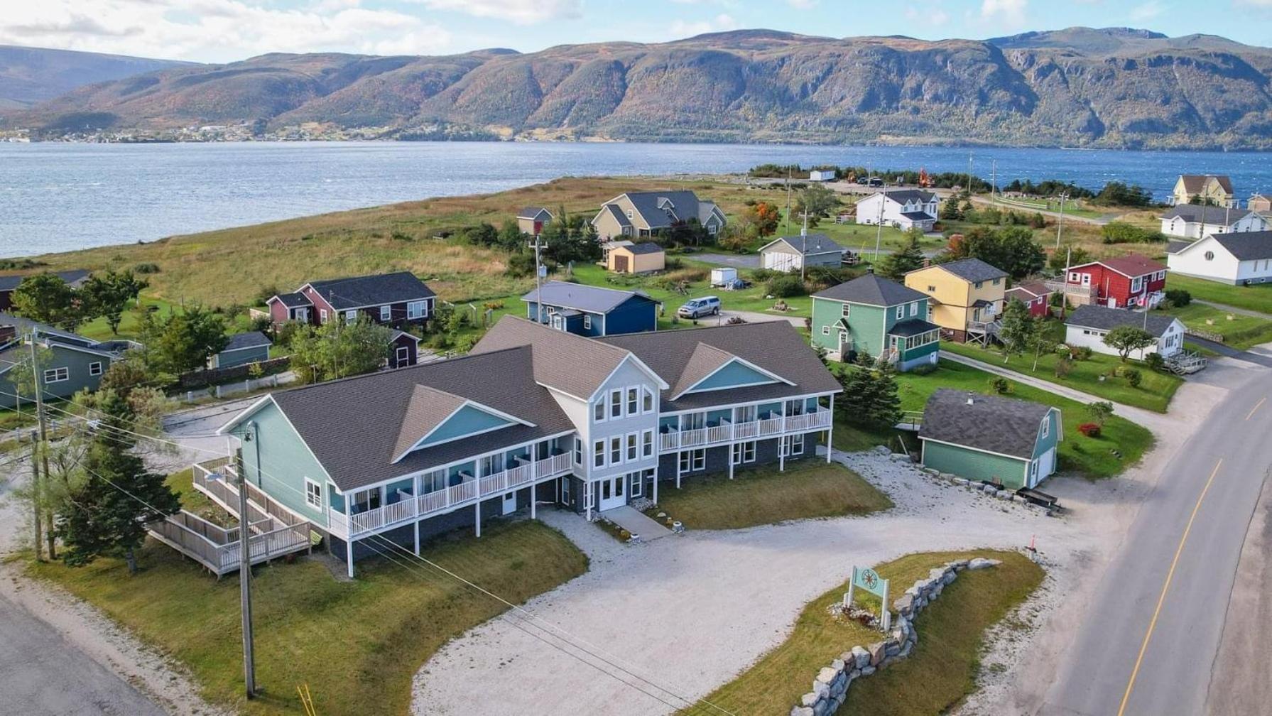 The Tides Inn Norris Point Exterior photo